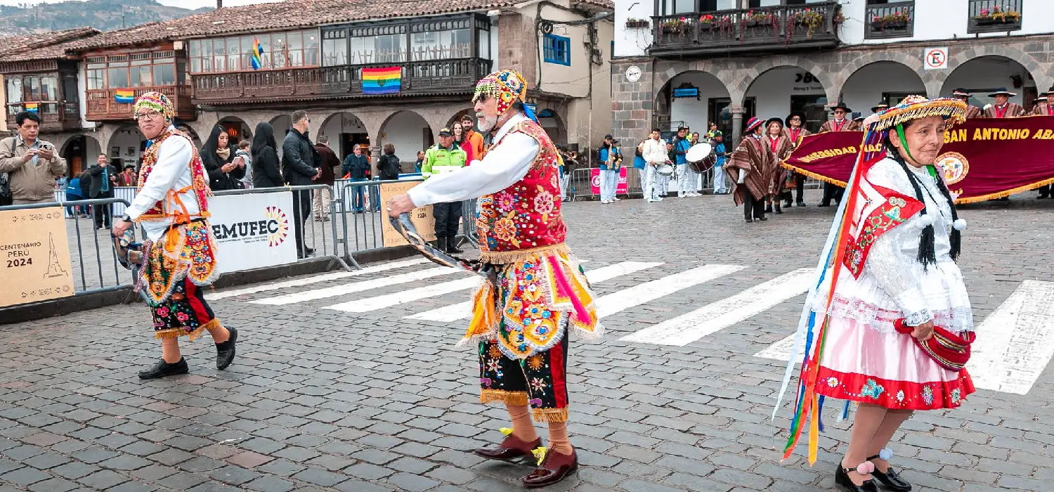 Ganadores de las danzas en el Pasacalle UNSAAC 2025