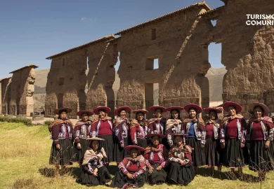 Explora la Cultura Local: Tour Vivencial en Raqchi, Cusco
