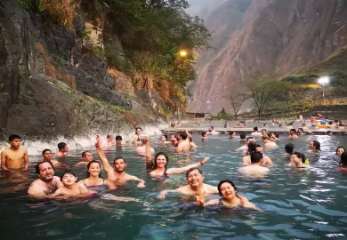 ¿Qué Lugares Turísticos Pueden Visitar En Aguas Calientes?