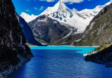 Las Aguas Turquesas de la Laguna Parón