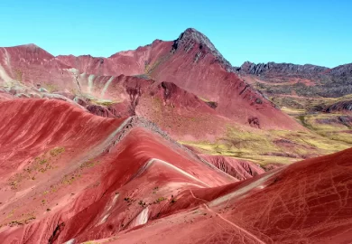 El Valle Rojo De Cusco